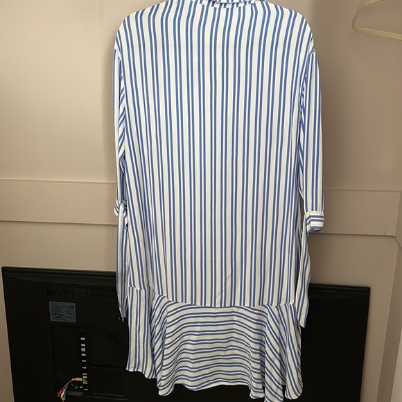 Oversized asymmetrical dress - Picture 4 of 4